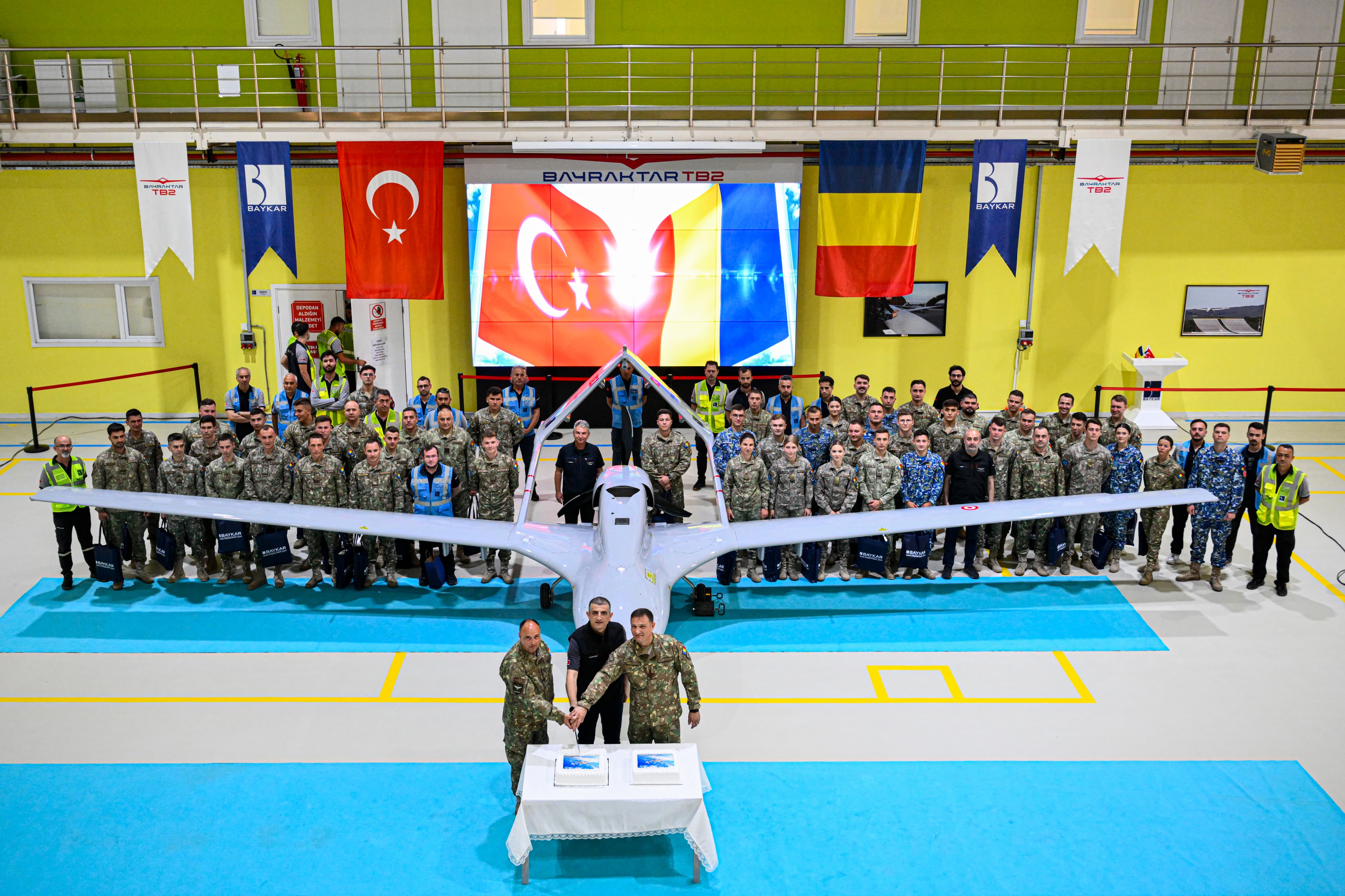 Romanya'nın Bayraktar TB2 SİHA operatörleri mezun oldu