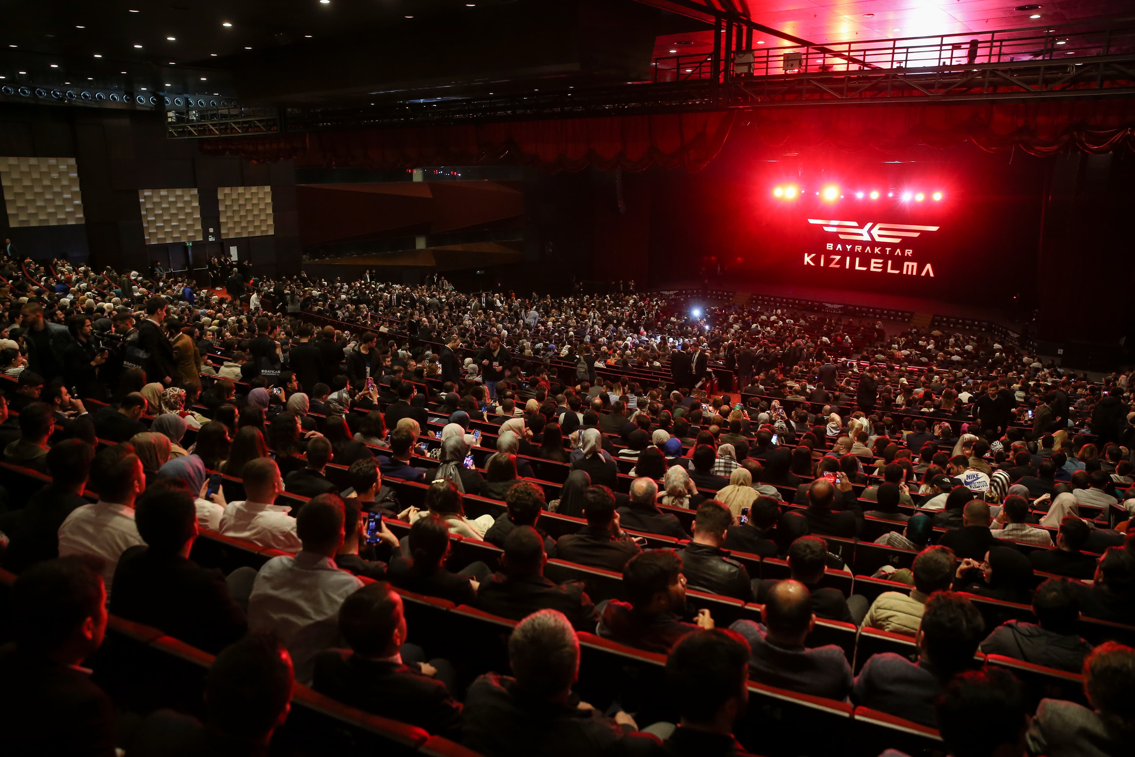 "Hedef KIZILELMA" belgeseli izleyiciyle buluştu