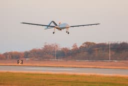 BAYRAKTAR TB3 SİHA 32 SAAT HAVADA KALDIĞI UZUN UÇUŞ TESTİNİ BAŞARIYLA TAMAMLADI - Haber Görseli