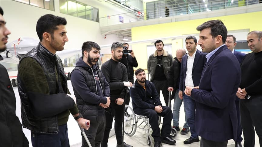 Özdemir Bayraktar Milli İHA Ar-Ge ve Üretim Kampüsü'nde Karabağ gazileri ağırlandı