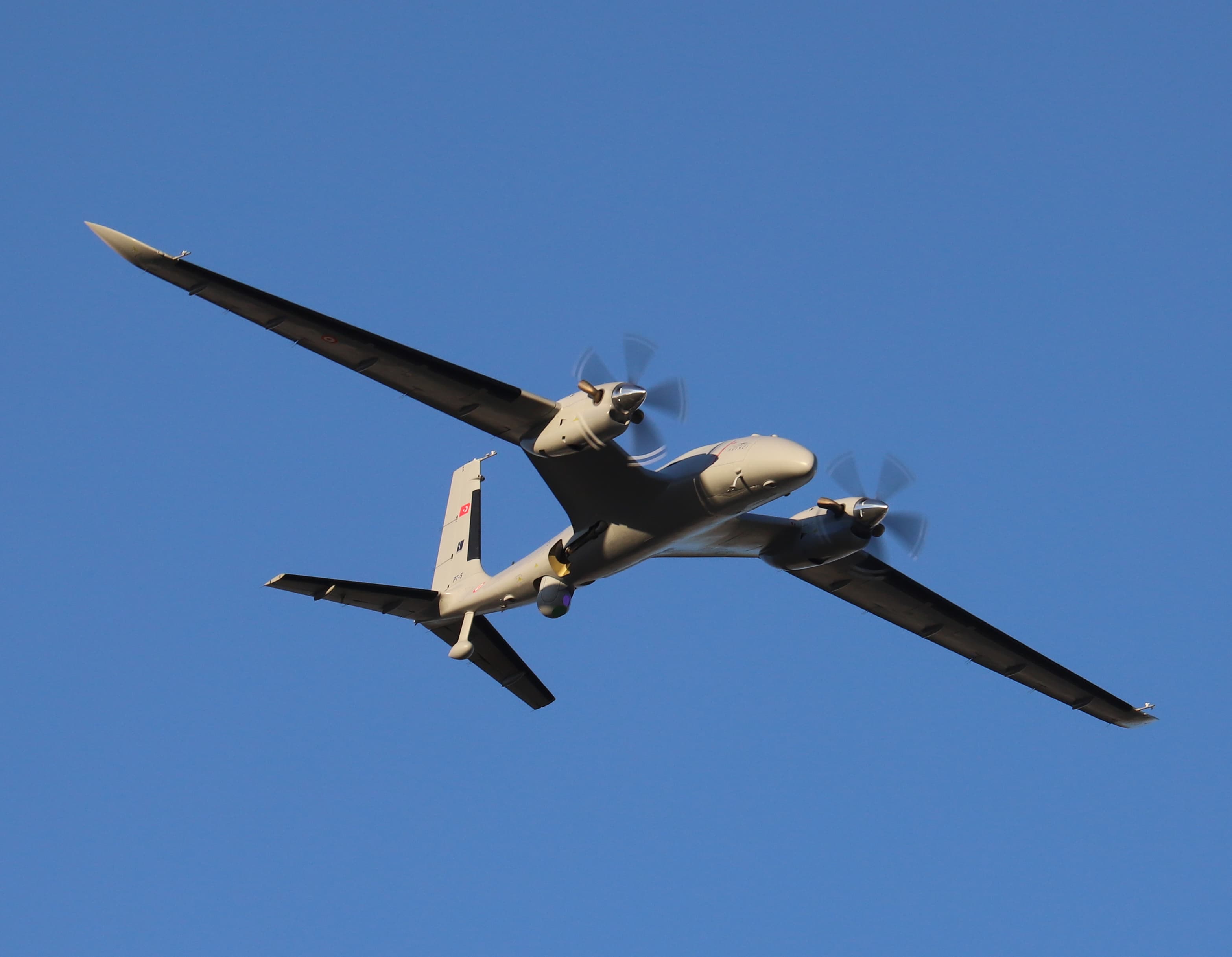 BAYRAKTAR AKINCI 30 BİN UÇUŞ SAATİNİ TAMAMLADI