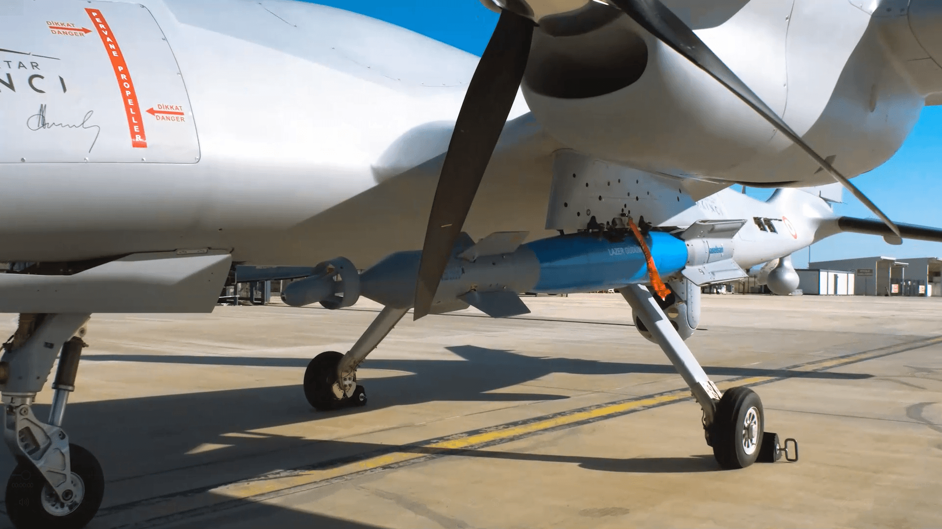 AKINCI’DAN LGK-82 İLE BAŞARILI ATIŞ