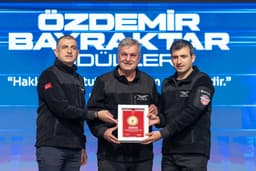 ÖZDEMİR BAYRAKTAR ÖDÜLLERİ SAHİPLERİNİ BULDU - Haber Görseli