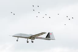 BAYRAKTAR TB3 SİHA YERLİ MOTOR İLE REKOR İRTİFAYA ÇIKTI - Haber Görseli