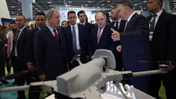 İngiltere Savunma Bakanı Wallace: Yeni modelini gördüğümüz TB2'ler modern savaşlarda bir oyun değiştirici oldu - Haber Görseli