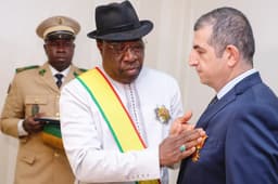 SELÇUK BAYRAKTAR VE HALUK BAYRAKTAR’A MALİ’DEN ULUSAL NİŞAN VERİLDİ - Haber Görseli