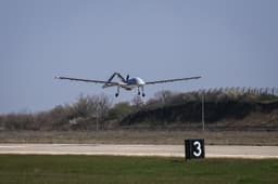 BAYRAKTAR TB3 SİHA 27 SAAT KESİNTİSİZ UÇTU - Haber Görseli